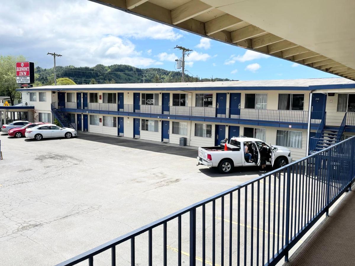 Economy Inn Reedsport Exterior photo